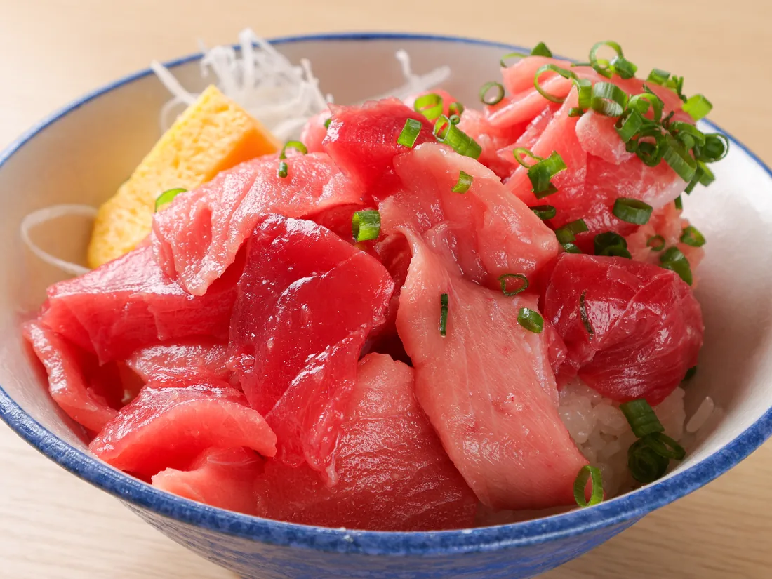 ことぶき亭のマグロの海鮮丼